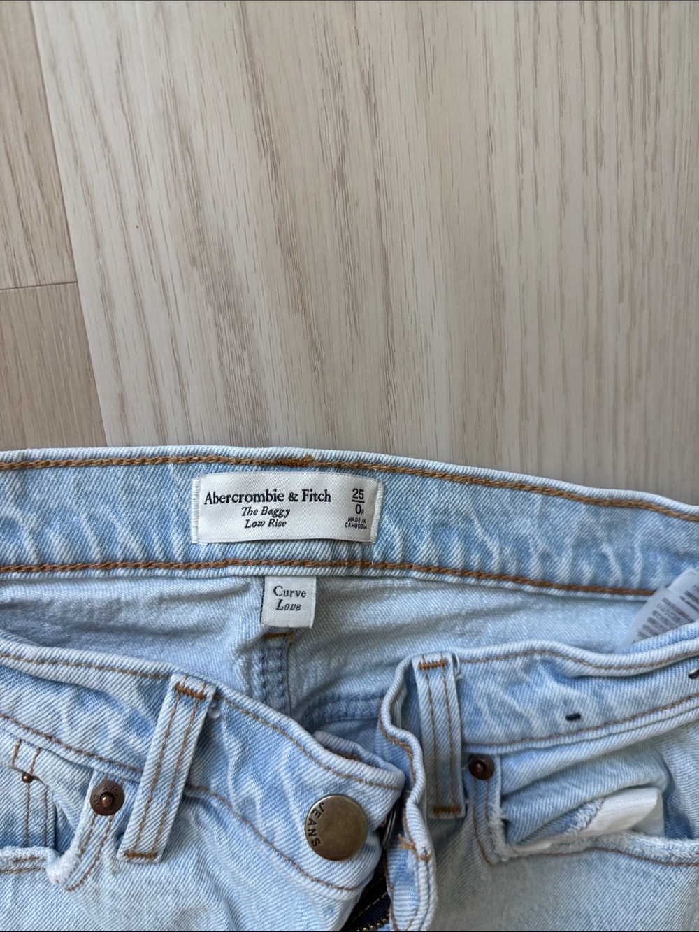 Abercrombie curve love sz 25 Light Wash Women's Straight-Leg Jeans - Picture 2 of 3